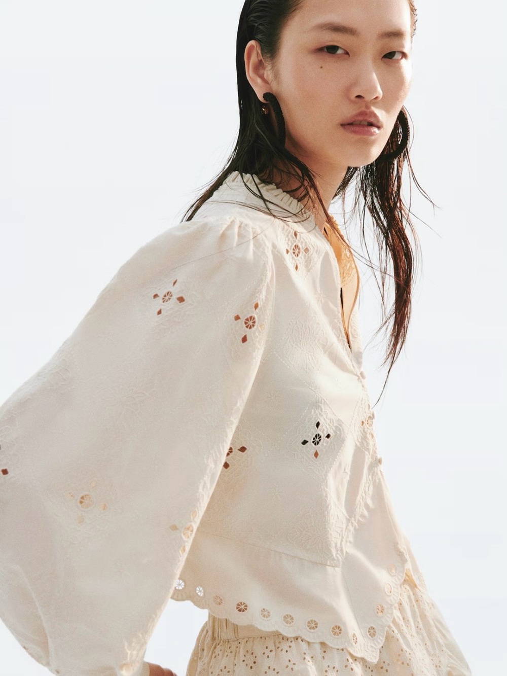 H&M Eyelet Embroidered Cotton Shorts Size M NWT (Light Beige) - Picture 5 of 16